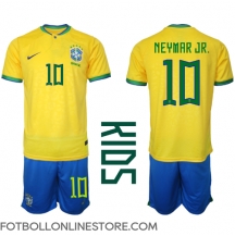 Brasilien Neymar Jr #10 Replika Hemmatröja Barn VM 2022 Kortärmad (+ byxor)