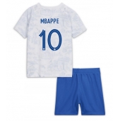 Frankrike Kylian Mbappe #10 Replika Bortatröja Barn VM 2022 Kortärmad (+ byxor)