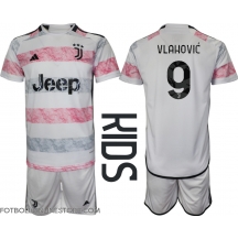 Juventus Dusan Vlahovic #9 Replika Bortatröja Barn 2023-24 Kortärmad (+ byxor)