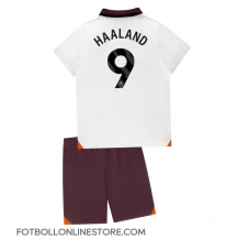 Manchester City Erling Haaland #9 Replika Bortatröja Barn 2023-24 Kortärmad (+ byxor)