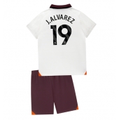 Manchester City Julian Alvarez #19 Replika Bortatröja Barn 2023-24 Kortärmad (+ byxor)
