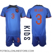 Nederländerna Matthijs de Ligt #3 Replika Bortatröja Barn VM 2022 Kortärmad (+ byxor)