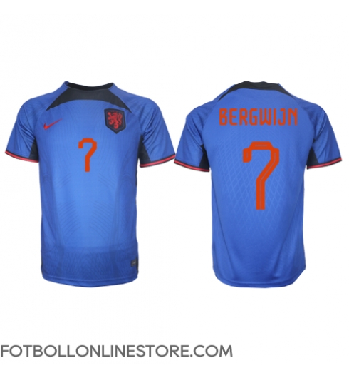 Nederländerna Steven Bergwijn #7 Replika Bortatröja VM 2022 Kortärmad