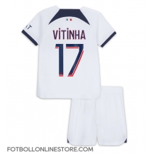 Paris Saint-Germain Vitinha Ferreira #17 Replika Bortatröja Barn 2023-24 Kortärmad (+ byxor)