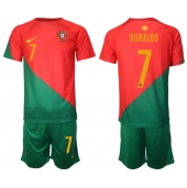 Portugal Cristiano Ronaldo #7 Replika Hemmatröja Barn VM 2022 Kortärmad (+ byxor)