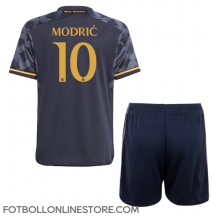 Real Madrid Luka Modric #10 Replika Bortatröja Barn 2023-24 Kortärmad (+ byxor)