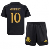 Real Madrid Luka Modric #10 Replika Tredjetröja Barn 2023-24 Kortärmad (+ byxor)