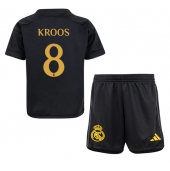 Real Madrid Toni Kroos #8 Replika Tredjetröja Barn 2023-24 Kortärmad (+ byxor)