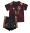 Tyskland Serge Gnabry #10 Replika Bortatröja Barn VM 2022 Kortärmad (+ byxor)